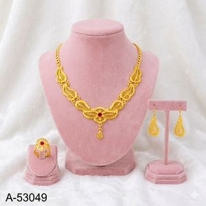 ชุดเครื่องประดับผู้หญิงสุดหรู ชุบทองคำแท้ 24K ดีไซน์ทันสมัย ประกอบด้วยสร้อยคอ ต่างหู ประดับเพชรทรงคุชชั่น ผลิตจากอัลลอยด์ ขนาด 18 นิ้ว เหมาะสำหรับวันครบรอบ - Product Image 1