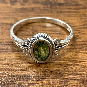 Oval <b>Peridot</b> Gemstone <b>Ring</b> in 925 Sterling Silver with Anti-Tarnish Finish Unisex for Party & Everyday Wear Gifts - Product Image 2