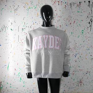 Sudadera KAYDEE con cuello simulado, 450 GSM, nombre personalizado, bordado en aplique, corte holgado, 100% algodón, felpa francesa. - Product Image 4