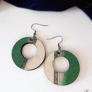 Boucles d'oreilles longues en bois vert citron écologiques, faites à la main, bijoux de mode pour occasions spéciales au meilleur prix du marché - Product Image 1