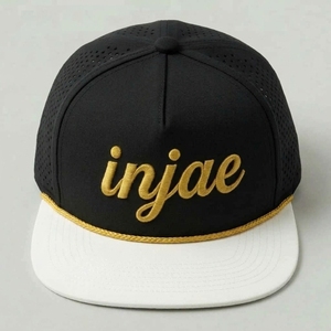 Casquettes de golf personnalisées OEM à 7 panneaux, perforées, découpées au laser, à visière plate et structurées, ODM, faible MOQ, usine de casquettes - Product Image 3