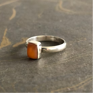 Bague en pierre de cornaline naturelle (2,3 grammes) – Lisse, confortable, pour tous les jours et les occasions spéciales - Product Image 3