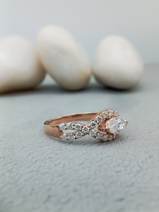 Anillo de Compromiso y Boda de Plata 925 con Diamante Solitario VVS Personalizado, Regalos de Fiesta para Mujer - Product Image 2
