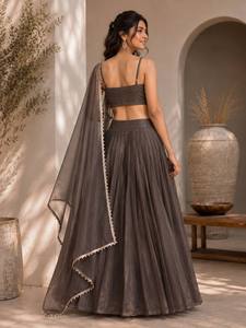 Ensemble Lehenga traditionnel indien pour femmes, couleur marron, longueur au sol, coupe ample avec dupatta pour les occasions de mariage - Product Image 2