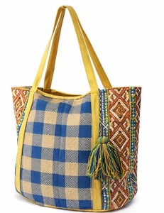 Sac fourre-tout bohème vibrant avec des perles en forme de soleil, des broderies géométriques et des accents de pompons colorés. Idéal pour les voyages, les festivals. - Product Image 3