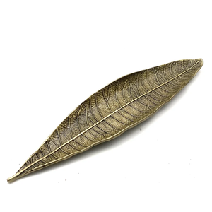 Cendrier à cigares moderne en aluminium personnalisé, forme de feuille, portable, rond, pour table, finition texturée, pour la maison, la voiture, l'hôtel, le restaurant - Product Image 3