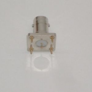 Connecteur RF femelle BNC à bride carrée pour montage sur circuit imprimé, 50 ohms, tout en cuivre, traversant, à angle droit, borne à souder, prise de châssis - Product Image 2