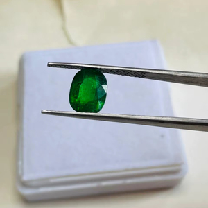 Pierres précieuses en tsavorite naturelle taille coussin 3,39 carats, qualité AAA avec lustre AAA et couleur vert vif, coupe et polissage parfaits. - Product Image 4