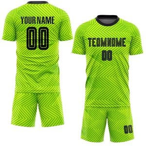 ชุดเสื้อฟุตบอลสีเขียวลายเรขาคณิตแบบกำหนดเอง พิมพ์ลายแบบ Sublimation ระบายเหงื่อได้ดี ทรงสปอร์ต แขนสั้น สำหรับผู้ใหญ่ทุกเพศ เหมาะสำหรับทีม - Product Image 1
