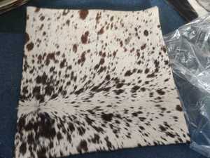 Housses de coussin et d'oreiller carrées en peau de vache véritable avec poils, épaisses et à poils longs, adaptées aux animaux de compagnie - Product Image 5