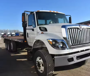 Camión de plataforma plana de 26 pies, cabina regular, usado, 2015, para uso internacional, WorkStar 7400, transmisión automática, volante a la izquierda, envío rápido - Product Image 1