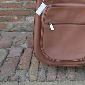 Bolsas de guitarra de cuero con diseño personalizado de fábrica, logotipo personalizado, a prueba de golpes y agua, para guitarra acústica y bajo. - Product Image 5