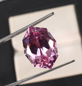 Saphir Padparadscha de laboratoire, taille fantaisie hexagonale 18x13 mm, 17,55 carats, pierre précieuse en vrac pour la fabrication de bijoux - Product Image 5