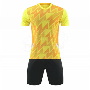 Uniforme de fútbol de impresión por sublimación hecho en Pakistán uniforme de fútbol de la mejor calidad - Product Image 1