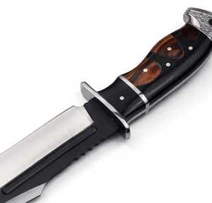 Couteau de camping extérieur en acier Damas, fait main sur mesure, OEM, par Iron Crown Forge, longueur totale 10,5 pouces, lame bicolore satinée noire - Product Image 4