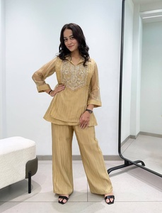 New Collection Casual <b>Ladies</b> Kurti Pant With <b>Shrug</b> for Party Wear Available at Affordable Price from India for Export - Product Image 2