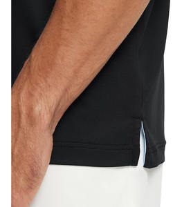 Polo classique noir à manches courtes, design moderne avec bande contrastante sur la poitrine, tissu polyester léger de qualité supérieure, confort toute la journée. - Product Image 4