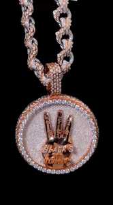 Pendentif paume de main en argent 925 avec moissanite VVS, style hip-hop personnalisé - Product Image 2