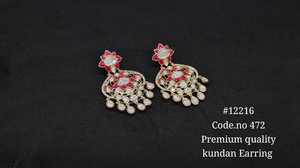 Pendientes Colgantes Kundan Verdes 12216, Pendientes Étnicos Florales de Latón Chapado en Oro, Pendientes Indios para Bodas y Fiestas para Mujeres - Product Image 3