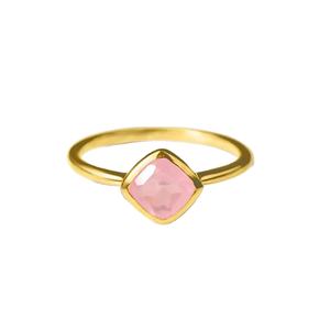 Anillo de Calcedonia Rosa de 8mm con Corte Cojín, Plata de Ley Chapada en Oro, Joyería Apilable con Piedra de Nacimiento - Product Image 1