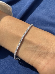 Bracelet tennis BAPAS en or blanc 14 carats avec diamants ronds brillants de 12,00 carats cultivés en laboratoire |   Certifié IGI - Product Image 4