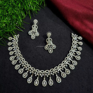 Ensemble de bijoux de mariée en diamant américain classique Collier et boucles d'oreilles en deux pièces pour mariage Style classique à la mode - Product Image 1
