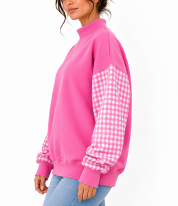 Sudadera OEM personalizada para mujer con cuello simulado, mangas con patchwork de guinga, apliques de letras, ajuste holgado y hombros caídos. - Product Image 5