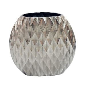 Vase de table moderne en métal avec motif diamant, fait main, pour décoration intérieure - Product Image 6