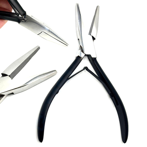 Pinzas Profesionales de Acero Inoxidable de 5.5 Pulgadas con Boca Plana para Extensiones de Cabello, Mango Negro, para Micro Anillos, Nano Beads y Extensiones de Bucle - Product Image 1