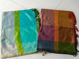 ผ้าพันคอไหมแท้ 100% สไตล์ชาติพันธุ์ - Product Image 2