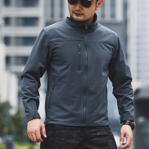 เสื้อแจ็คเก็ตมีฮู้ดแบบยุทธวิธีสำหรับผู้ชาย เสื้อผ้าทำงานกลางแจ้งสำหรับฤดูใบไม้ร่วง ระบายอากาศได้ดี กันลม เป็นมิตรกับสิ่งแวดล้อม ปิดด้วยซิป ผลิตจากโพลีเอสเตอร์ 100% แบบ Worsted - Product Image 2