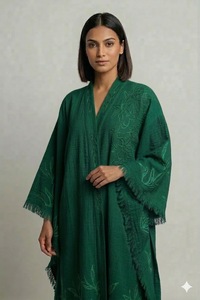 Robe kimono noire bohème brodée avec franges, manches longues, col en V, coupe ample, longueur midi, robe enveloppante pour les occasions décontractées - Product Image 4