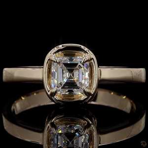 Bague de fiançailles solitaire en diamant taille Asscher de 0,53 ct en or jaune 14 carats, bijou classique fait main - Product Image 4