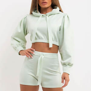 Conjunto deportivo corto con capucha de tela transpirable para mujer, conjunto de sudadera y pantalones cortos deportivos para uso diario. - Product Image 1