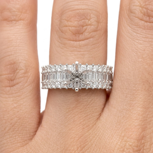 Bague semi-montée unique à triple rangée en or blanc 18 carats avec diamants taille baguette et taille princesse, sertissage invisible pour fiançailles, support OEM/ODM - Product Image 4