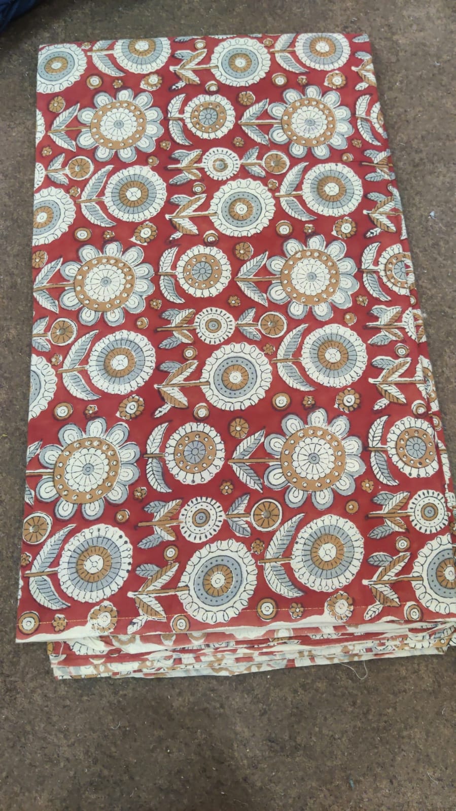 ขาวและฟ้าอมเขียว