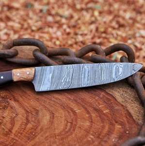 Couteau de chef Damas artisanal de 8 pouces de qualité supérieure avec manche en bois d'olivier et de Pakka pour la cuisson au barbecue en extérieur et la préparation des aliments - Product Image 5
