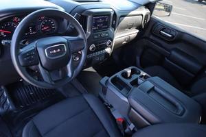 Voiture d'occasion fiable 2025 GMC Sierra 1500 Pro 4 portes Crew Cab 5,8 pi. <span class=keywords><strong>SB</strong></span> (2,7 L 4 cyl. Turbo 8A) - Product Image 4