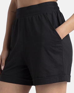 Shorts décontractés d'été pour femmes en microfleece extensible noir uni avec poches latérales boutonnées et taille élastique, personnalisables OEM/ODM - Product Image 2