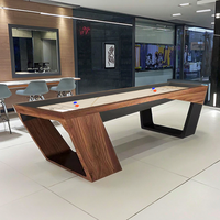 Table de shuffleboard pleine grandeur au design moderne et luxueux, en bois massif personnalisé, écologique et durable, BaiChen BCS-28, pour usage domestique en intérieur, avec revêtement en velours