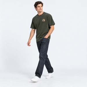 เสื้อยืดคอกลมแขนสั้นสีขาวสำหรับผู้ชาย ทรงปกติ ผ้าฝ้ายเจอร์ซีย์ 100% สวมใส่สบาย ระบายอากาศได้ดี เป็นมิตรกับสิ่งแวดล้อม โลโก้ด้านหน้าแบบถัก - Product Image 1