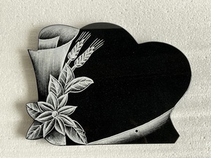 Stèle funéraire sculptée à la main avec gravure en relief, style portugais, en granit noir d'Inde, avec motif floral - Product Image 2