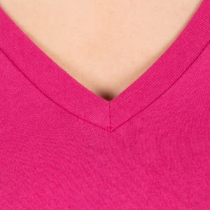 Camiseta informal de cuello en V para mujer, muy vendida, suave, de corte regular, personalizada, 100% algodón, de alta calidad. - Product Image 3
