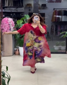 ชุดเดรสลำลองสไตล์ตะวันตกพิมพ์ลายดอกไม้น่ารักแฟชั่นใหม่ประจำฤดูร้อนปี 2026 ของ AARYA  แบบหลวมๆ ความยาวปานกลาง ซักได้ แขนสั้นสำหรับผู้หญิง - Product Image 1