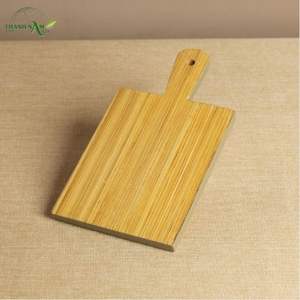 Planche à découper carrée en bois avec poignée - Écologique, durable, non toxique, passe au lave-vaisselle - Product Image 1