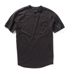 T-shirt à manches courtes noir uni pour homme avec poche poitrine, coupe classique, décontracté, en jersey de coton tricoté - Product Image 5
