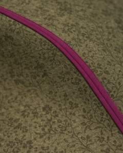 Ensemble de yoga deux pièces vert olive pour femme : haut court zippé et pantalon évasé taille haute, avec coutures contrastées imprimées, tenue de sport personnalisée - Product Image 6