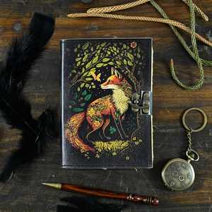 Diario de Cuero Enchanted Fox de 7x5 Pulgadas con Impresión UV, Cuaderno con Borde Rústico y Cierre, Regalo - Product Image 5