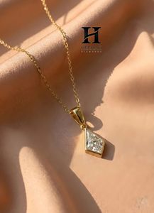 Collar con Colgante de Diamante Corte Cometa Minimalista, Colgante Solitario en Forma de Cometa de Oro de 14k para Mujer, Joyería Fina Geométrica - Product Image 1