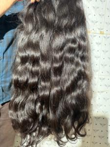 Extensions de cheveux humains à ondulation naturelle légères, conçues pour une utilisation confortable toute la journée et un aspect ondulé de style salon - Product Image 4